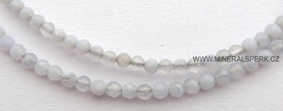 Elegantní náhrdelník z broušeného minerálu chalcedon