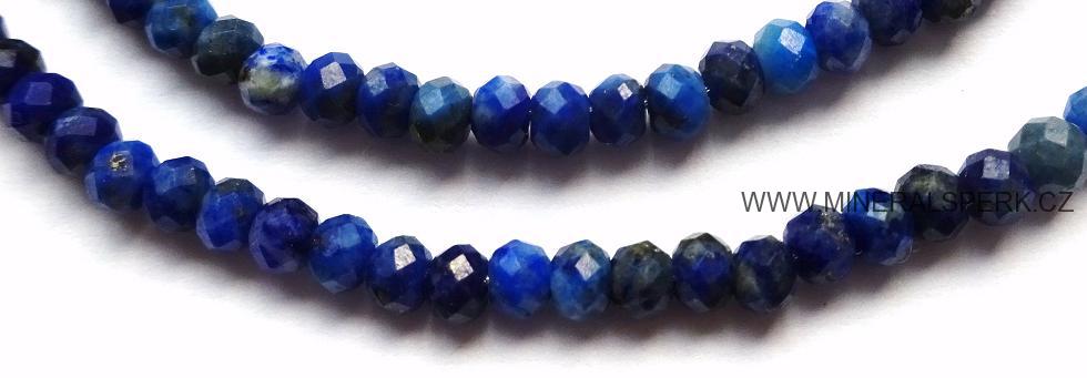 Elegantní náhrdelník z broušeného minerálu lapis lazuli