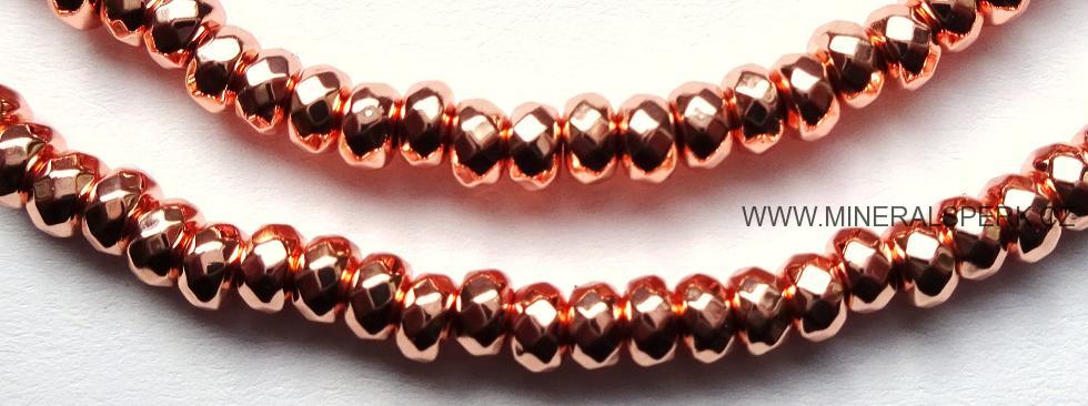 Elegantní náhrdelník z broušeného minerálu hematit