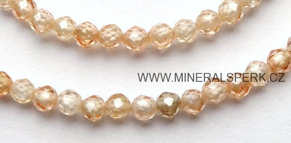 Elegantní náhrdelník z broušeného minerálu zirkon