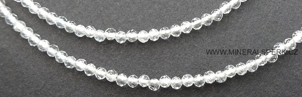 Elegantní náhrdelník z broušeného minerálu bílý topaz
