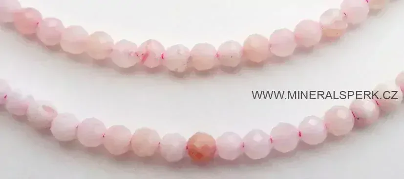 Elegantní náhrdelník z broušeného minerálu růžový opál
