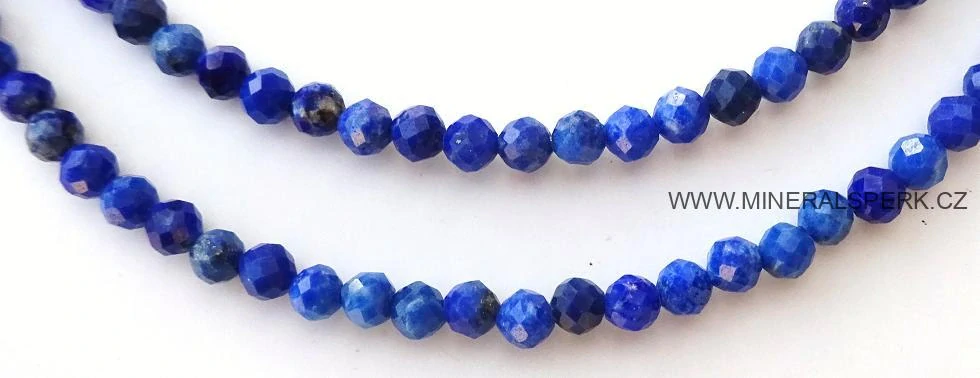 Elegantní náhrdelník z broušeného minerálu lapis lazuli