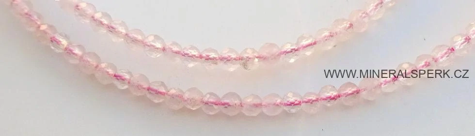 Elegantní náhrdelník z broušeného minerálu růženín