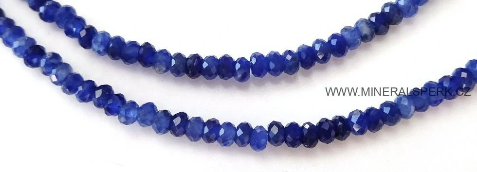 Elegantní náhrdelník z broušeného minerálu sodalit