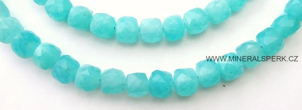 Elegantní náhrdelník z broušeného minerálu amazonit