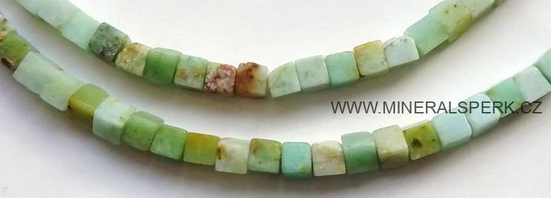 Elegantní náhrdelník z minerálu chryzopras