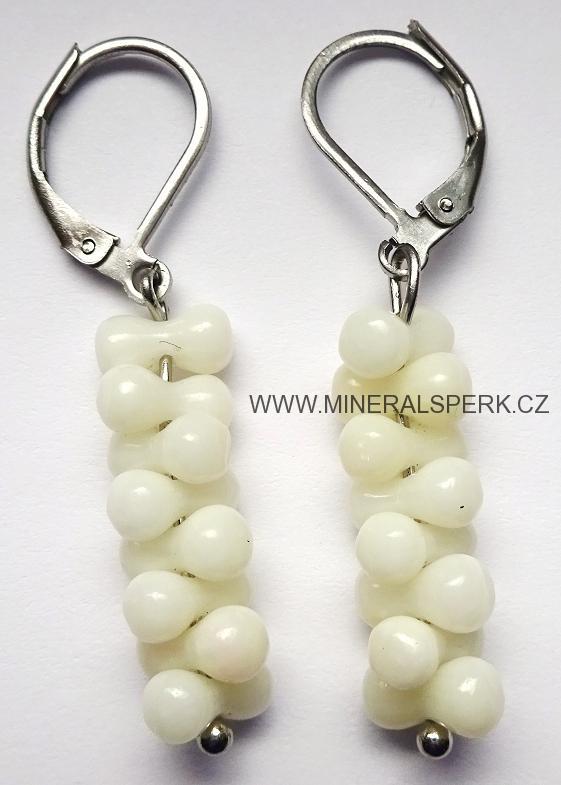 Elegantní náušnice z minerálu korál
