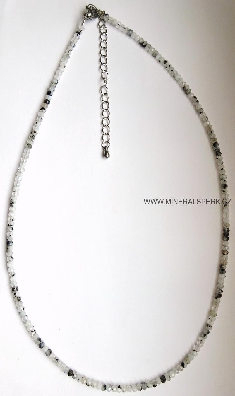Elegantní náhrdelník z broušeného minerálu měsíční kámen