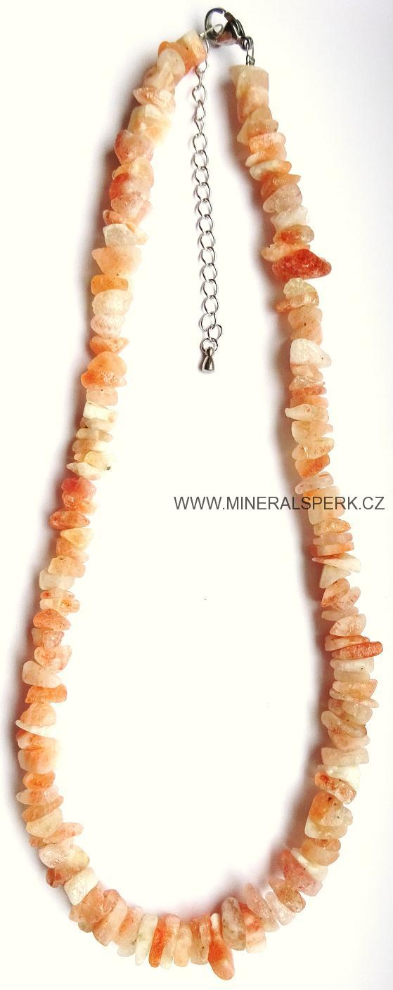 Elegantní náhrdelník ze surového minerálu sluneční kámen