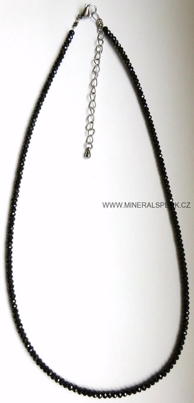 Elegantní náhrdelník z broušeného minerálu spinel