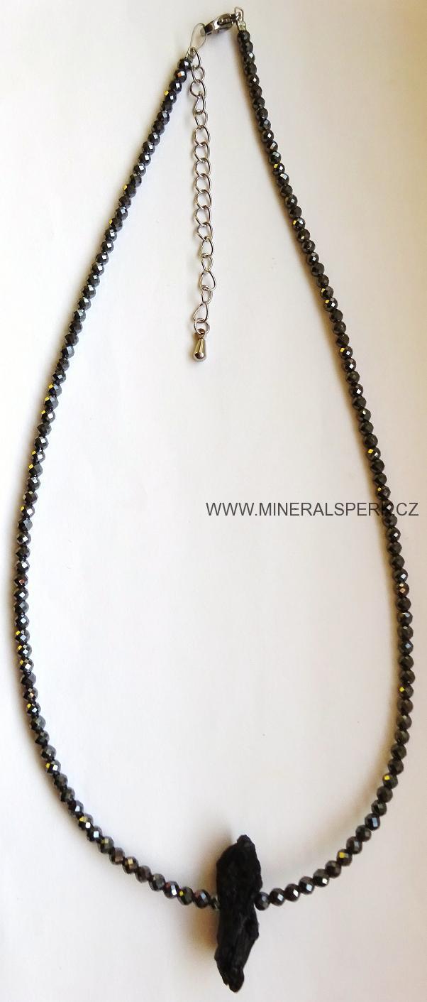 Elegantní náhrdelník z broušeného minerálu hematit - diamantový brus a minerálu tektit