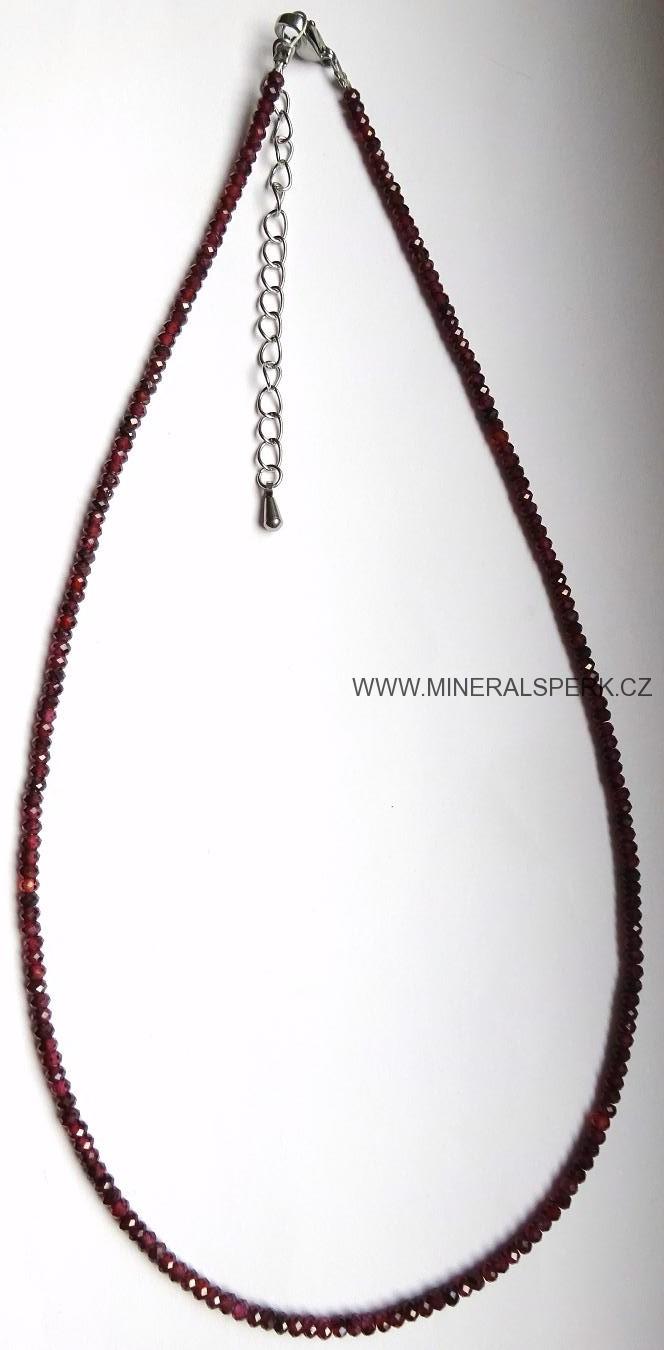 Elegantní náhrdelník z broušeného minerálu granát