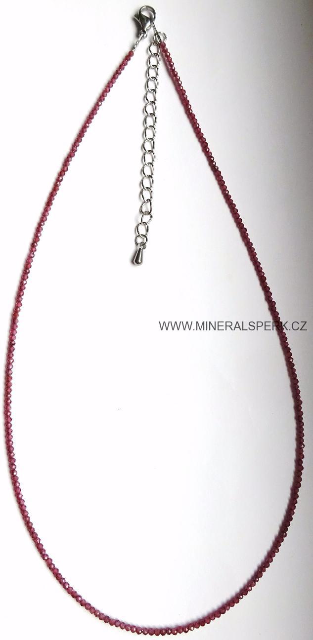 Elegantní náhrdelník z broušeného minerálu granát