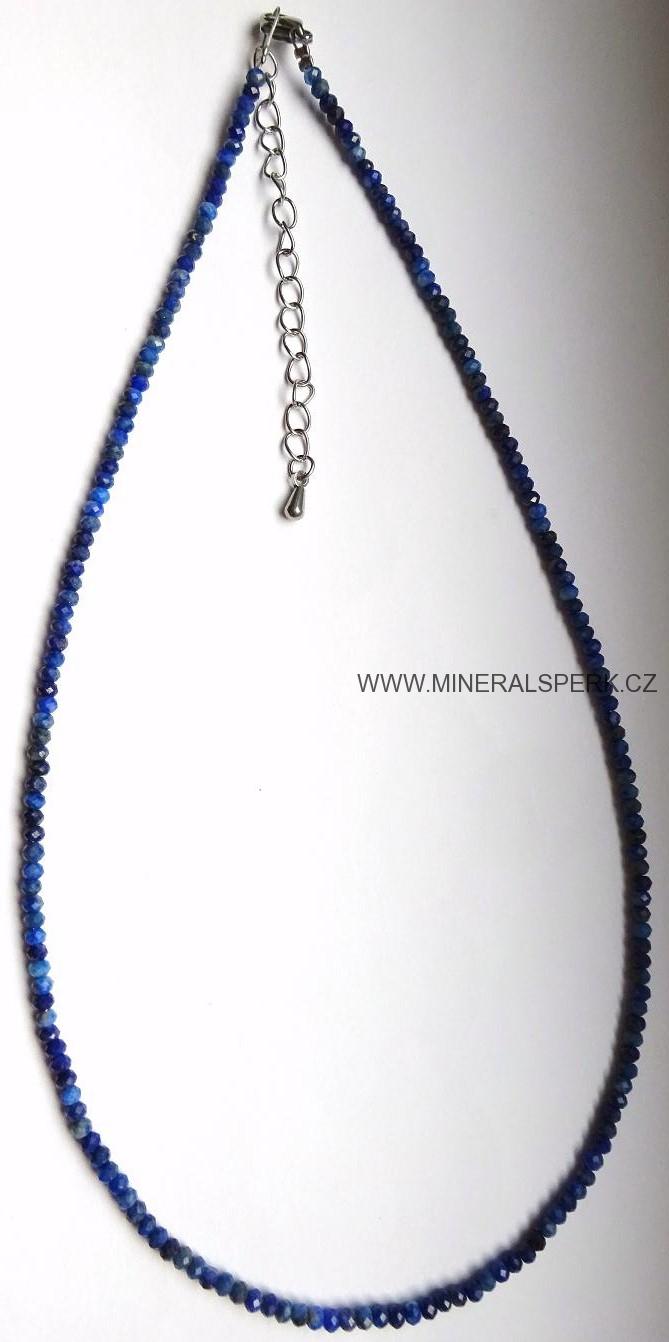 Elegantní náhrdelník z broušeného minerálu lapis lazuli