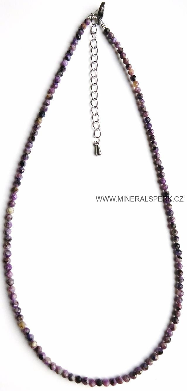 Elegantní náhrdelník z broušeného minerálu čaroit