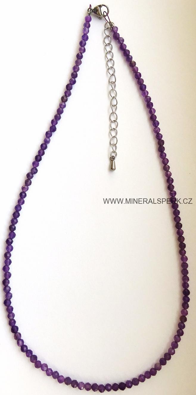 Elegantní náhrdelník z broušeného minerálu ametyst