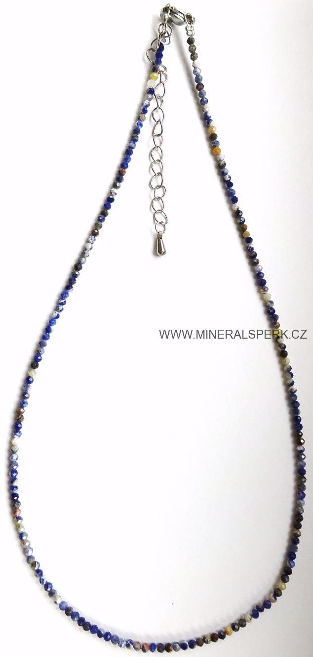 Elegantní náhrdelník z broušeného minerálu sodalit