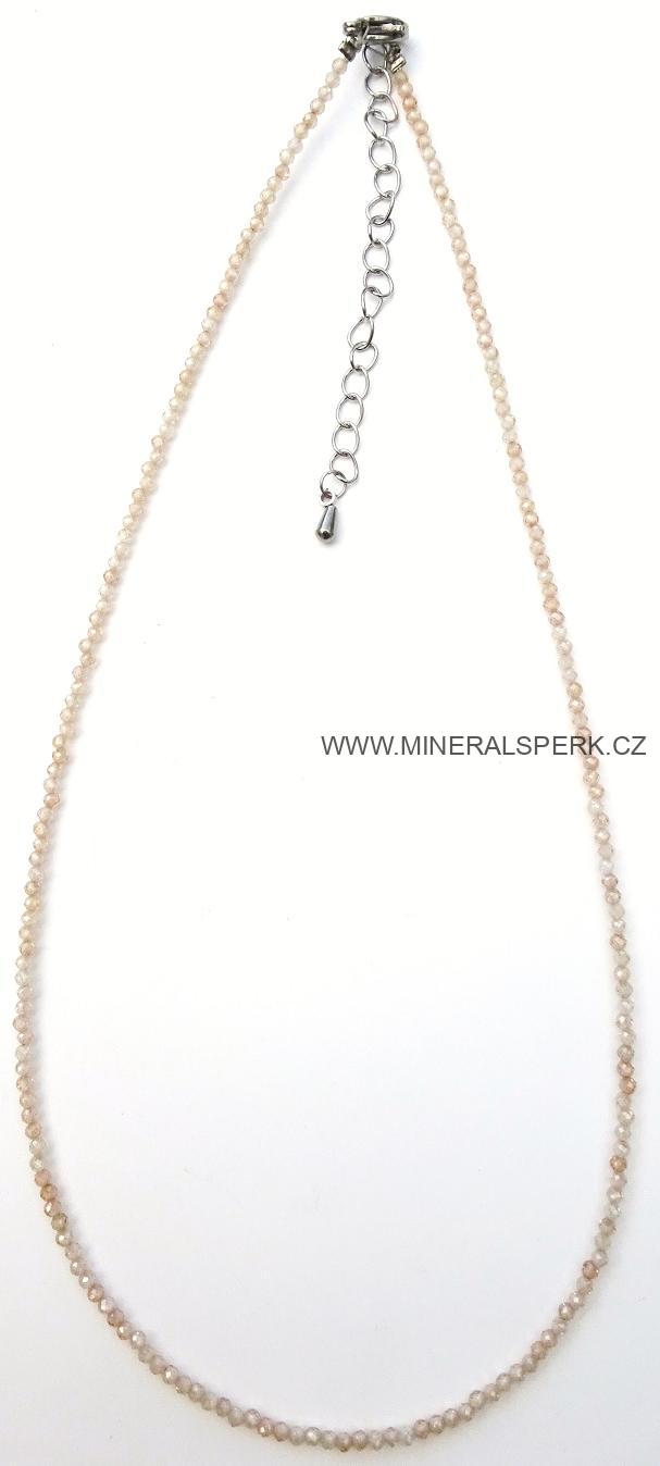 Elegantní náhrdelník z broušeného minerálu zirkon