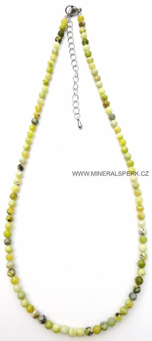 Elegantní náhrdelník z broušeného minerálu nefrit