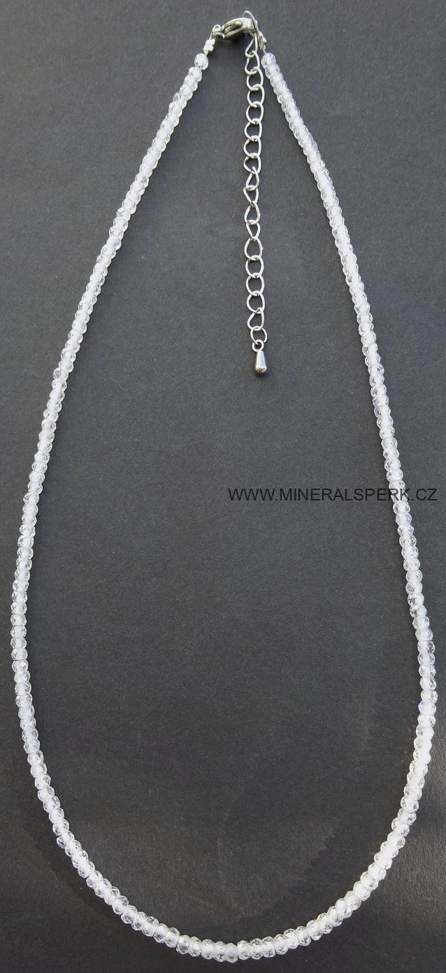 Elegantní náhrdelník z broušeného minerálu kubický zirkon