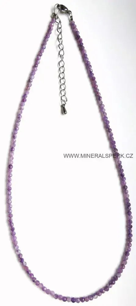 Elegantní náhrdelník z broušeného minerálu trilithionit