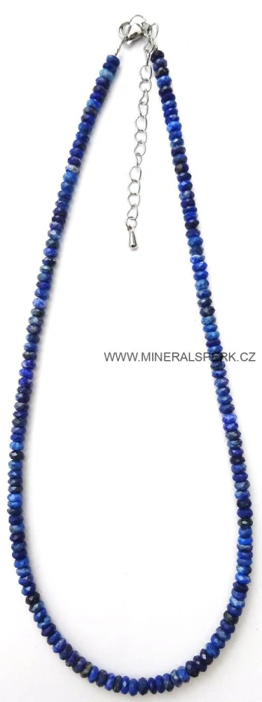 Elegantní náhrdelník z broušeného minerálu lapis lazuli