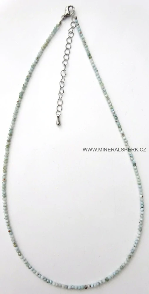 Elegantní náhrdelník z broušeného minerálu larimar