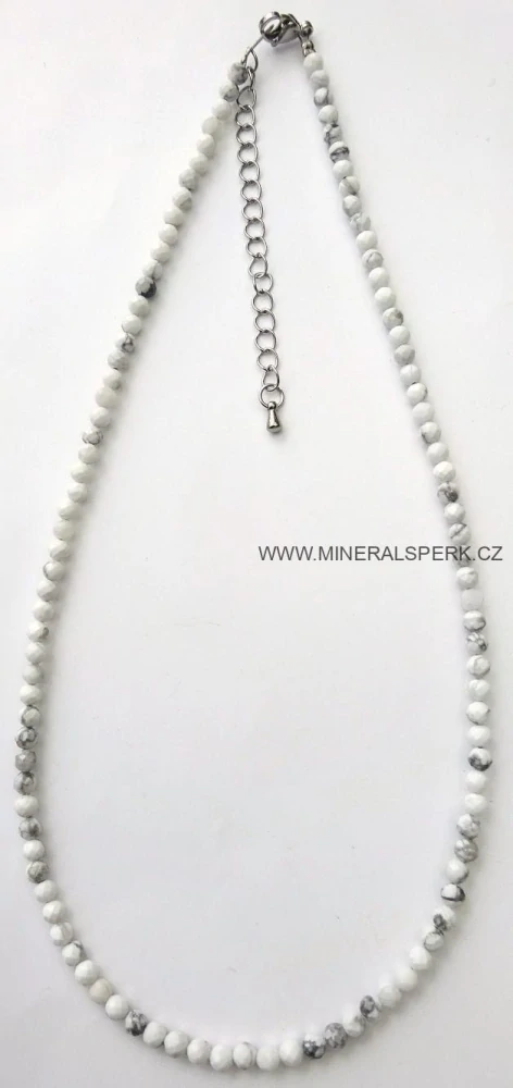 Elegantní náhrdelník z broušeného minerálu magnezit