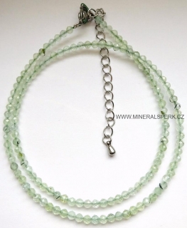 Elegantní náhrdelník z broušeného minerálu prehnit