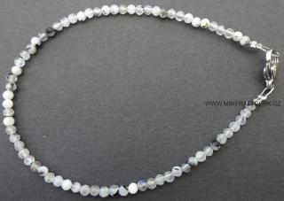 Elegantní náramek z broušeného minerálu měsíční kámen - adular