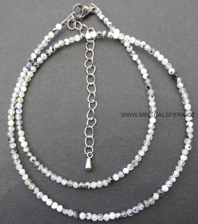 Elegantní náhrdelník z broušeného minerálu měsíční kámen - adular