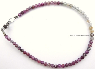 Elegantní náramek z broušeného minerálu červený spinel