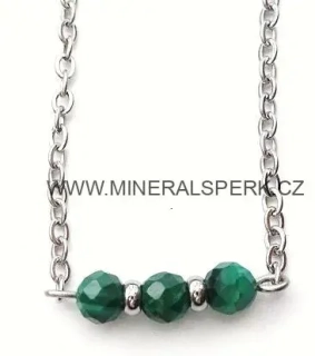 Elegantní řetízkový náhrdelník z broušeného minerálu malachit
