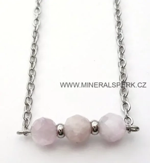 Elegantní řetízkový náhrdelník z broušeného minerálu kunzit
