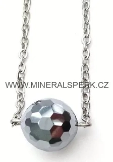 Elegantní řetízkový náhrdelník z broušeného minerálu terahertz