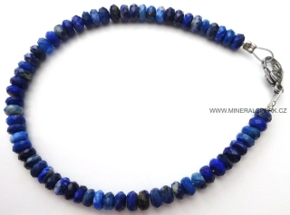 Elegantní náramek z broušeného minerálu lapis lazuli