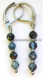Elegantní náušnice z broušeného minerálu akvamarín a černý turmalín skoryl