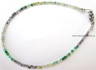Elegantní náramek z broušených minerálů iolit a onyx