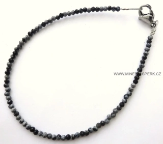 Elegantní náramek z broušeného minerálu vločkový obsidián