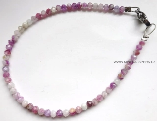 Elegantní náramek z broušeného minerálu lepidolit