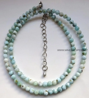 Elegantní náhrdelník z broušeného minerálu larimar